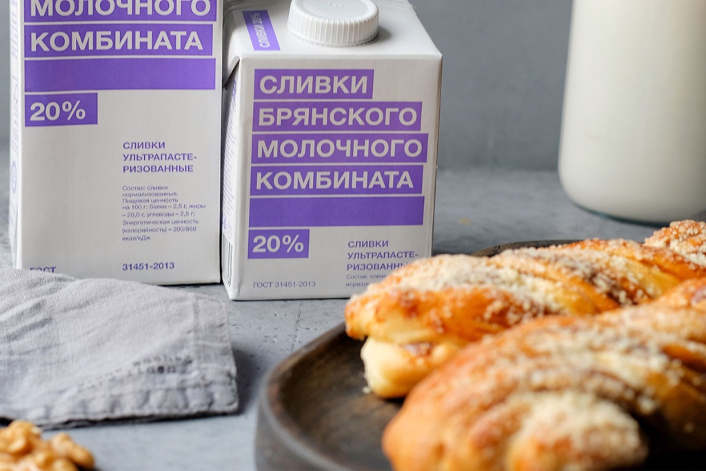 Синнабон с корицей и сливочным кремом