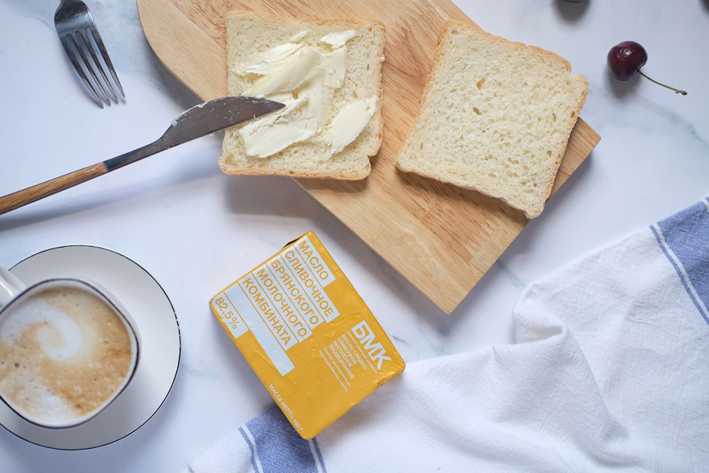 Сэндвич с омлетом и сливочным маслом Сэндвич с омлетом и сливочным маслом